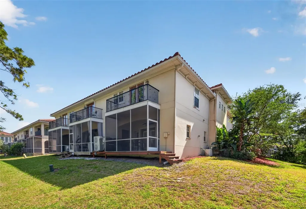 252 Valencia Circle St Petersburg FL 33716
