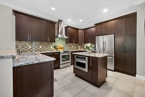252 Valencia Circle St Petersburg FL 33716