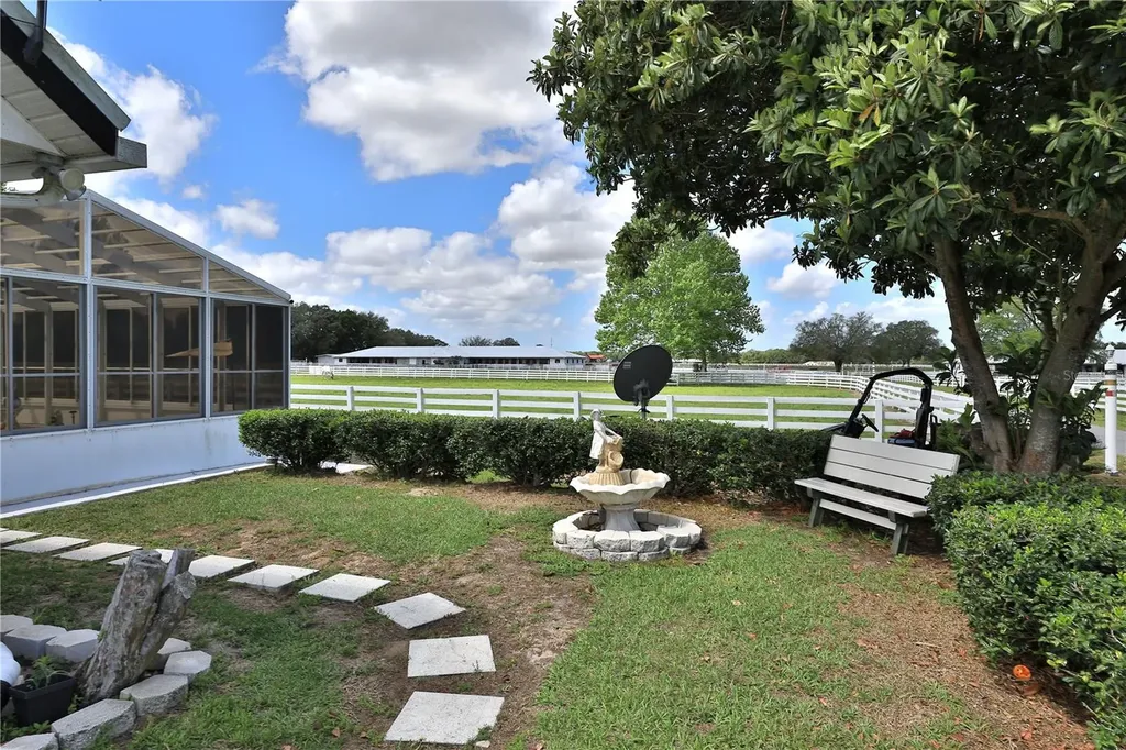 4450 SE 216th Avenue Morriston FL 32668