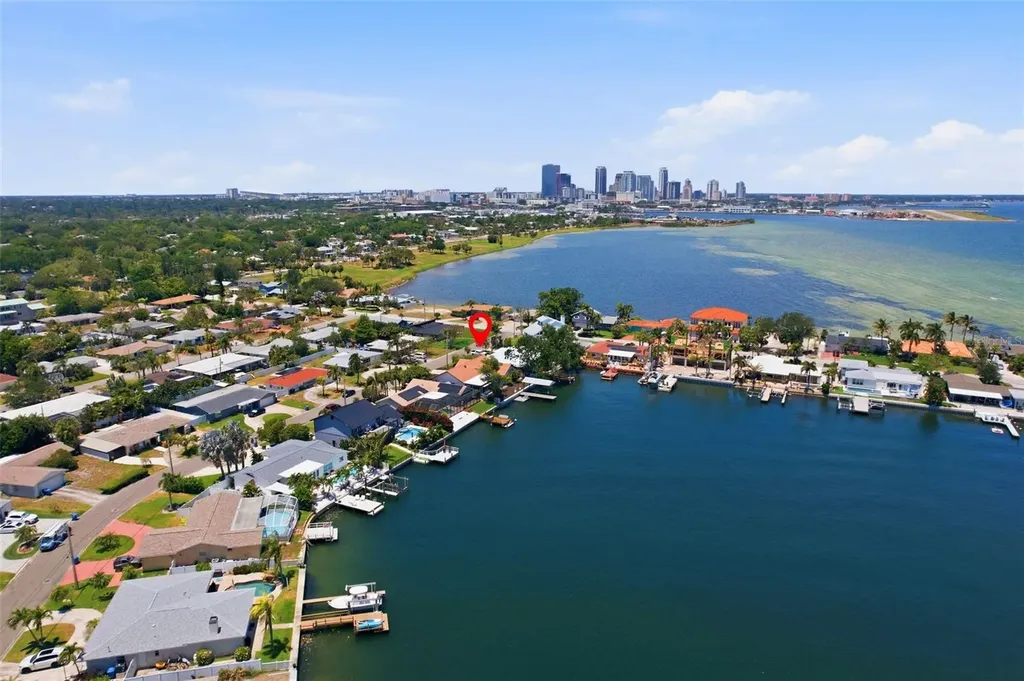 2300 S Shore Drive SE St Petersburg FL 33705