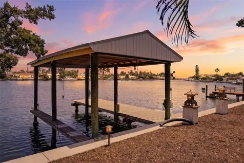 2300 S Shore Drive SE St Petersburg FL 33705