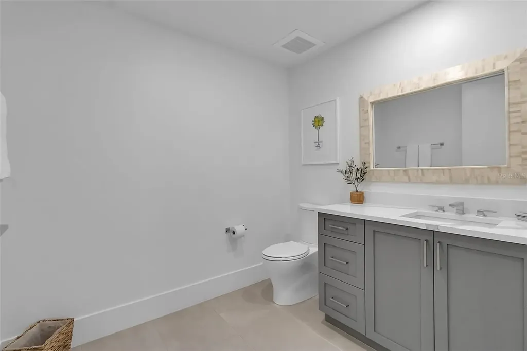 1035 Seaside Drive Sarasota FL 34242