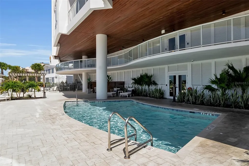 1035 Seaside Drive Sarasota FL 34242