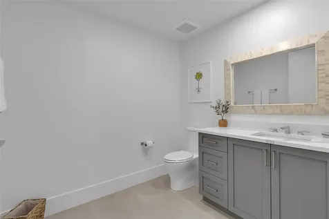 1035 Seaside Drive Sarasota FL 34242