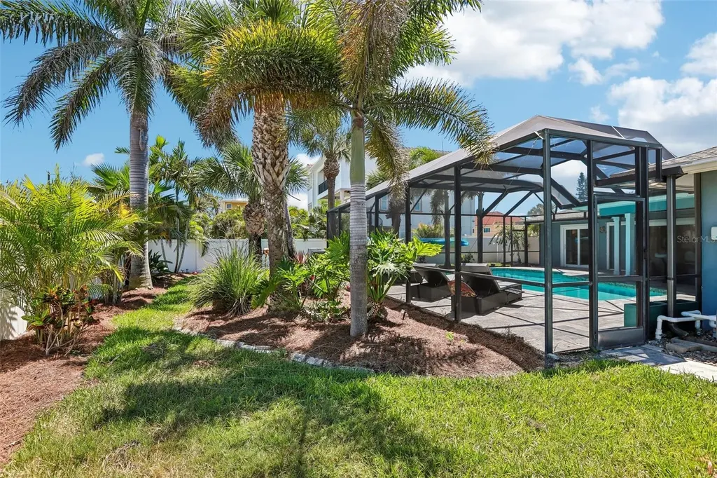 3203 Hibiscus Drive W Belleair Beach FL 33786