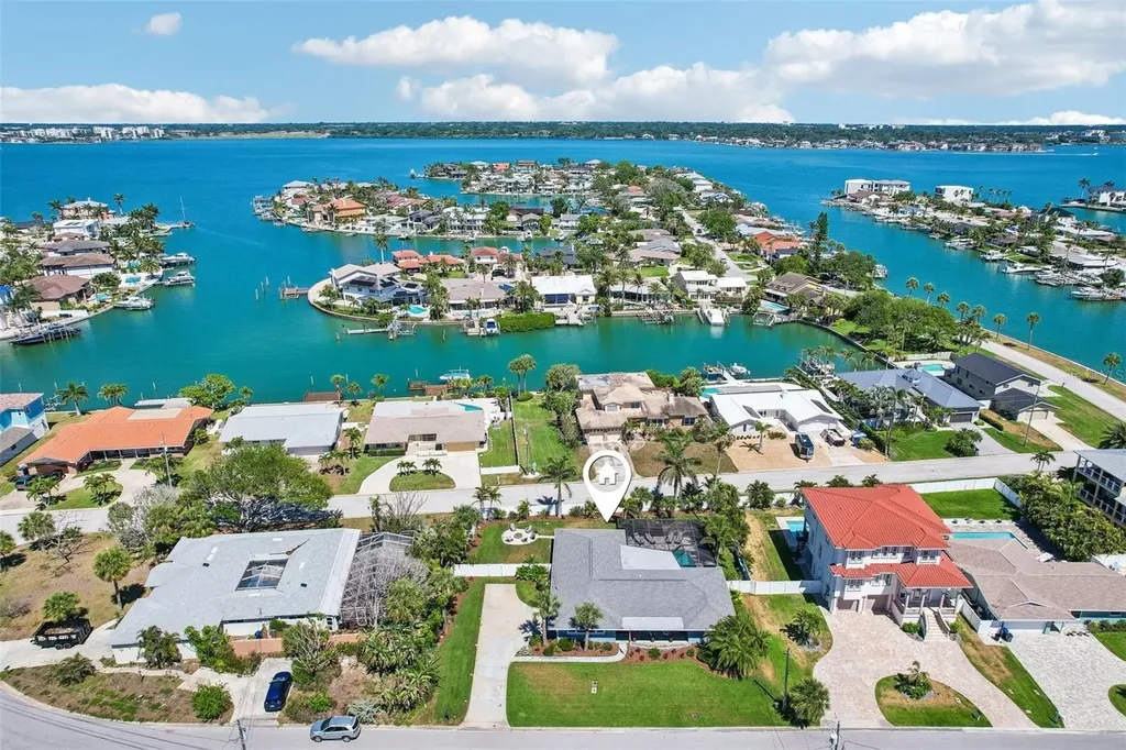3203 Hibiscus Drive W Belleair Beach FL 33786