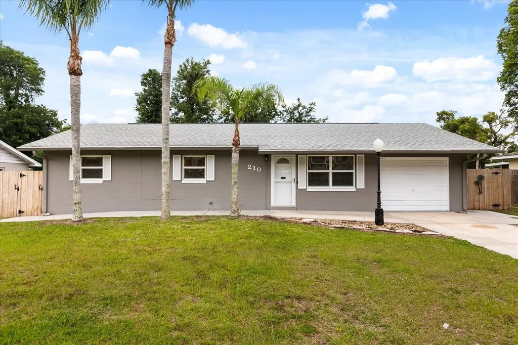 210 Kensington Avenue Deland FL 32724