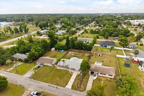 210 Kensington Avenue Deland FL 32724