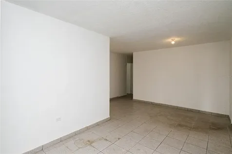 Urb. Levittown Lakes An53 (bajos) Lydia Oeste Toa Baja PR 00949