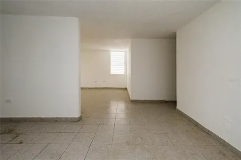 Urb. Levittown Lakes An53 (bajos) Lydia Oeste Toa Baja PR 00949