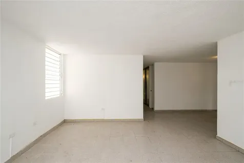 Urb. Levittown Lakes An53 (bajos) Lydia Oeste Toa Baja PR 00949