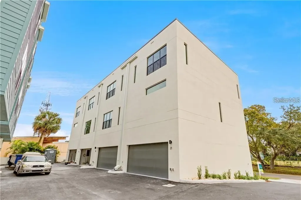 4810 W Mcelroy Avenue Tampa FL 33611