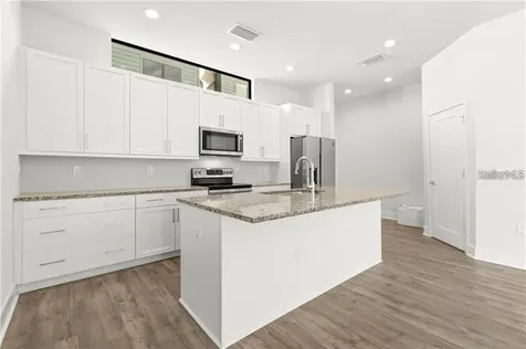 4810 W Mcelroy Avenue Tampa FL 33611