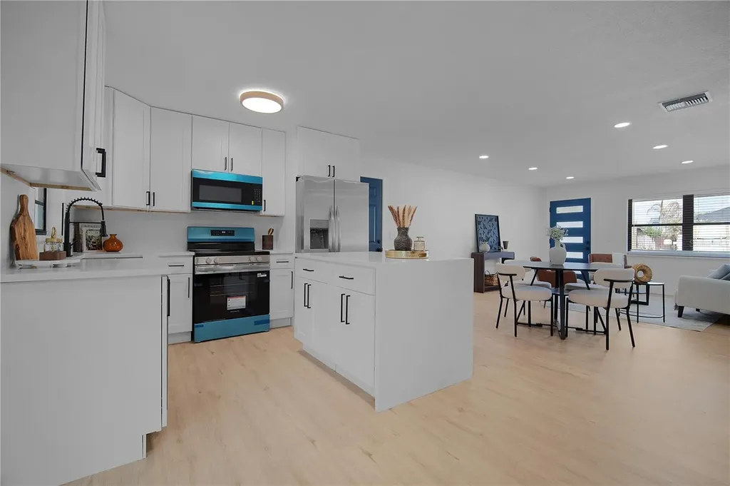 1702 Curry Avenue Orlando FL 32812