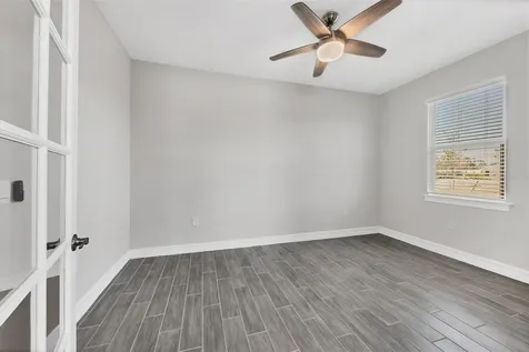 111 Ibiza Loop Venice FL 34292