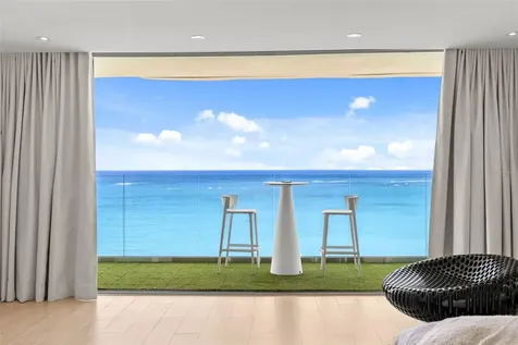 3307 Ave Isla Verde Carolina PR 00979