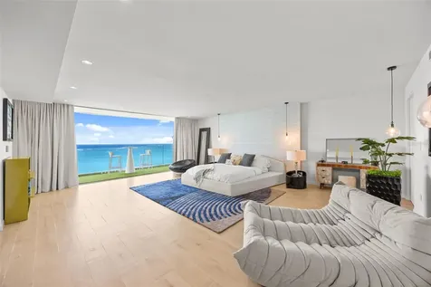 3307 Ave Isla Verde Carolina PR 00979