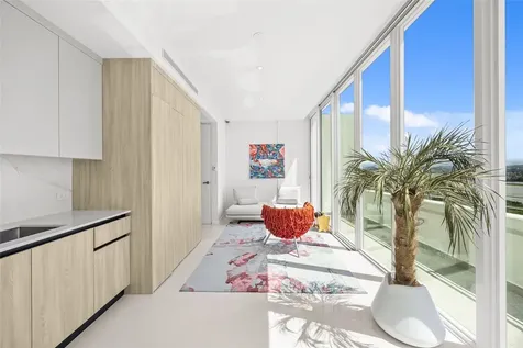 3307 Ave Isla Verde Carolina PR 00979