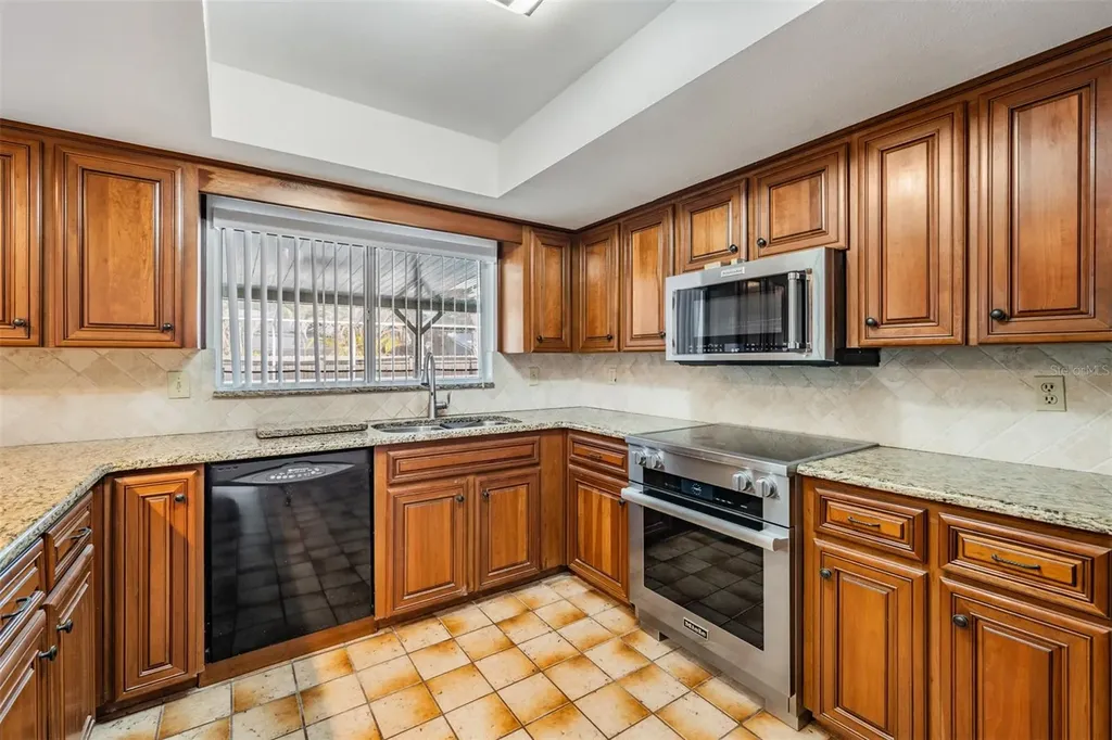 6323 Oak Square E Lakeland FL 33813