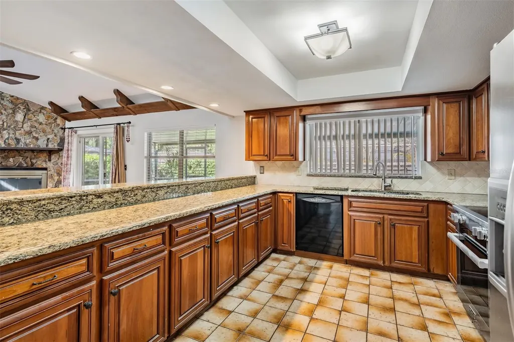 6323 Oak Square E Lakeland FL 33813