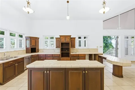 7 Vanda Guaynabo PR 00966