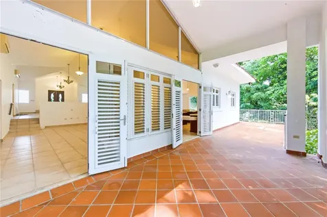 7 Vanda Guaynabo PR 00966