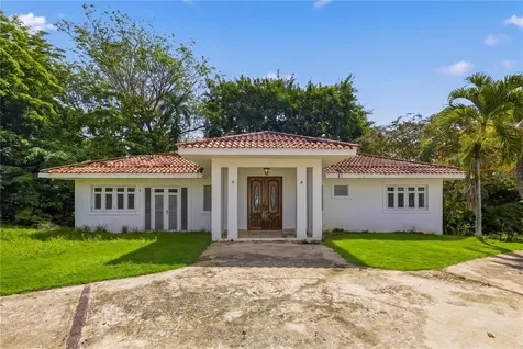 7 Vanda Guaynabo PR 00966