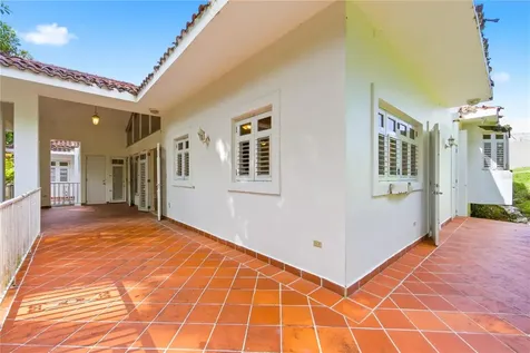 7 Vanda Guaynabo PR 00966