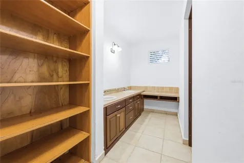 7 Vanda Guaynabo PR 00966