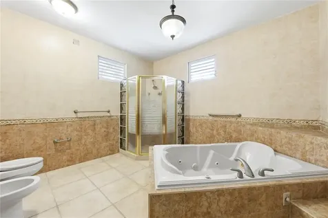 7 Vanda Guaynabo PR 00966