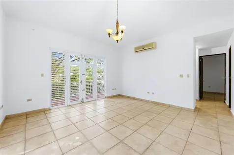 7 Vanda Guaynabo PR 00966