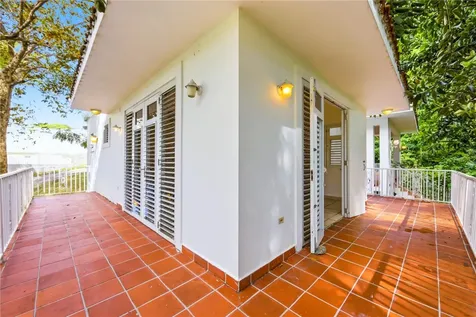 7 Vanda Guaynabo PR 00966