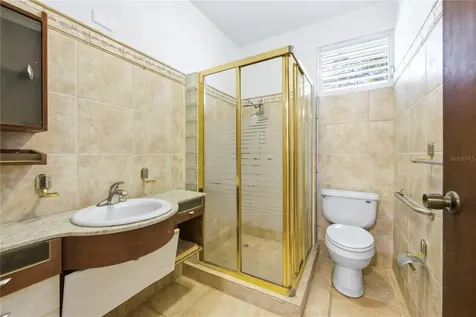 7 Vanda Guaynabo PR 00966