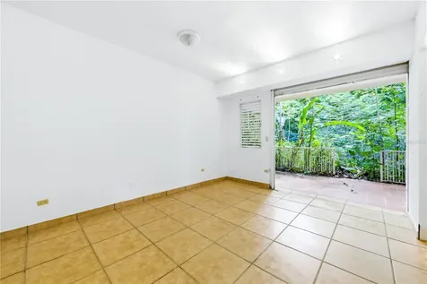 7 Vanda Guaynabo PR 00966
