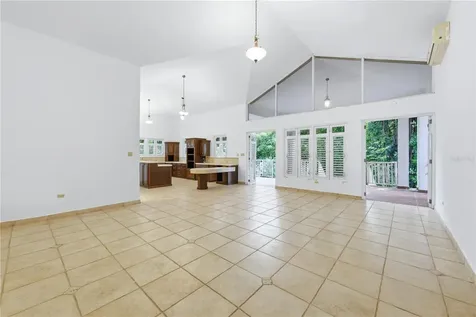 7 Vanda Guaynabo PR 00966