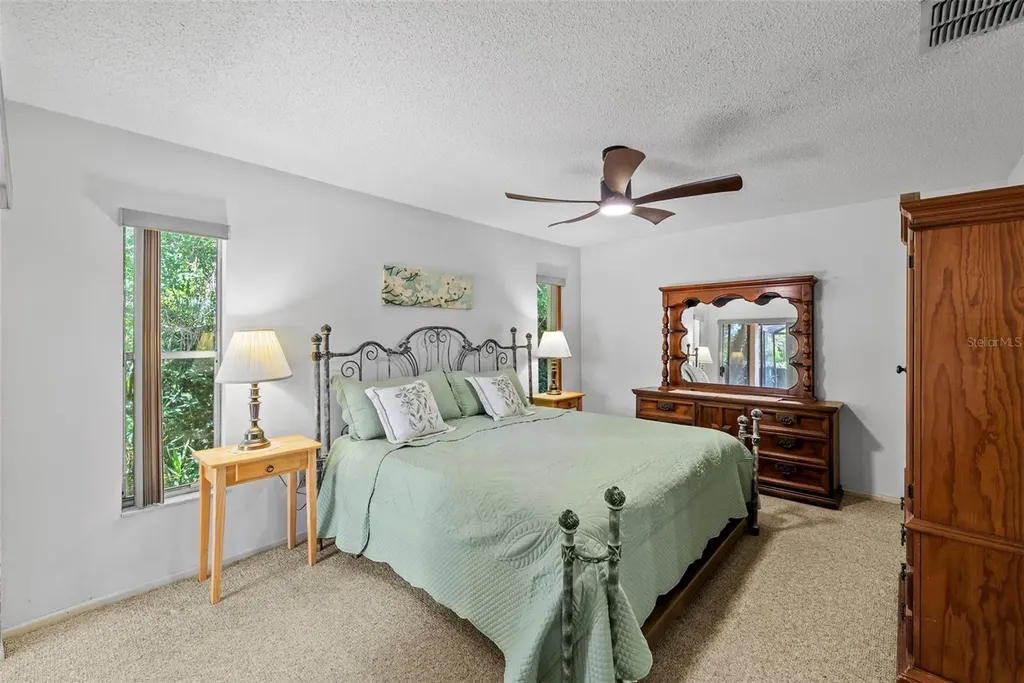 8601 Twin Farms Place Tampa FL 33635