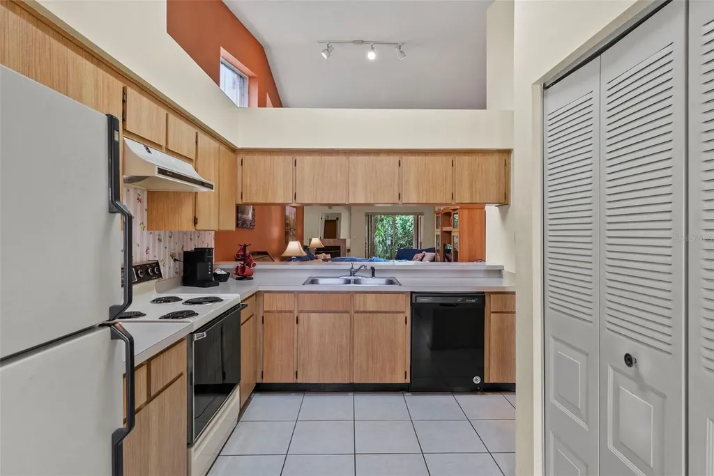 8601 Twin Farms Place Tampa FL 33635