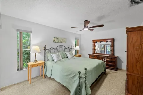 8601 Twin Farms Place Tampa FL 33635