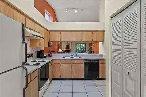 8601 Twin Farms Place Tampa FL 33635