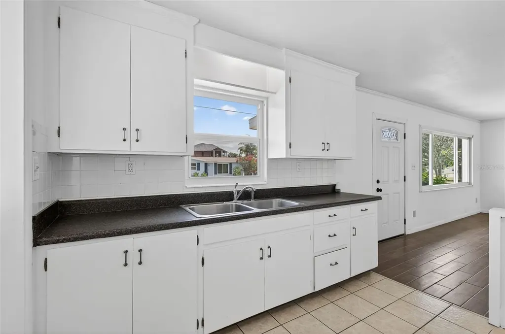 106 W North Branch Road Ruskin FL 33570