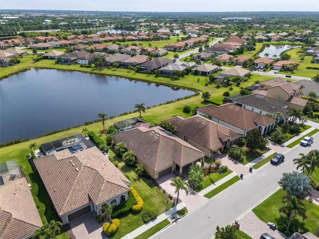 4703 Tobermory Way Bradenton FL 34211