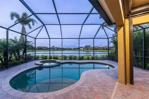 4703 Tobermory Way Bradenton FL 34211