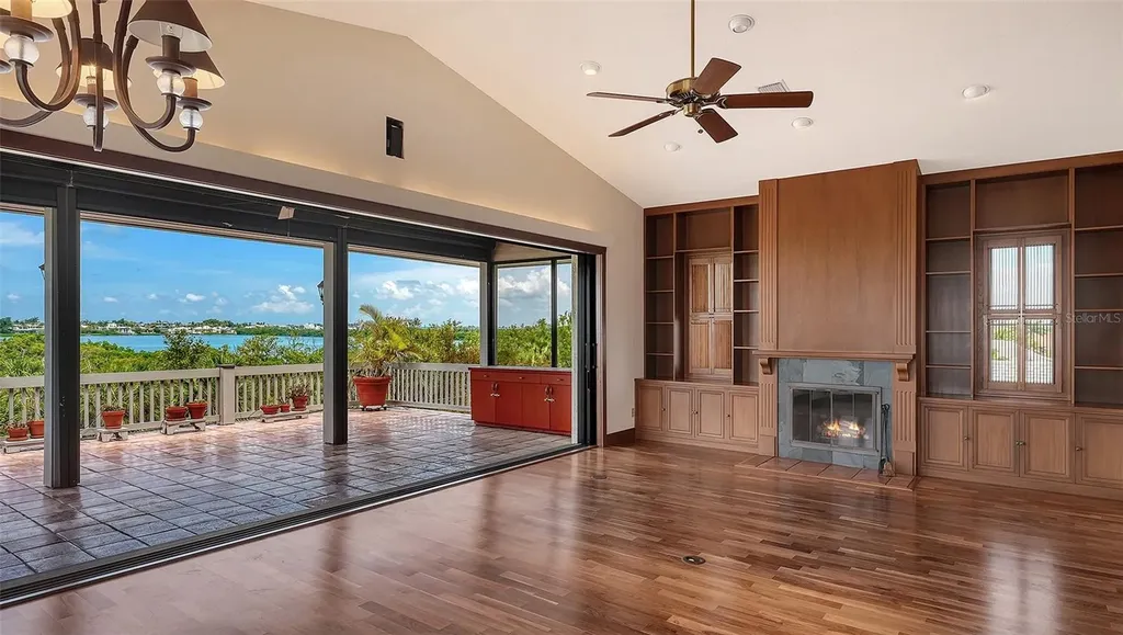 156 Emerson Drive Sarasota FL 34236