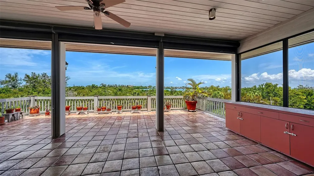 156 Emerson Drive Sarasota FL 34236