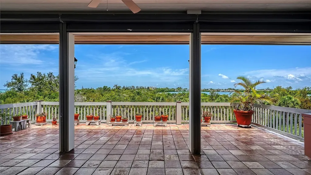 156 Emerson Drive Sarasota FL 34236
