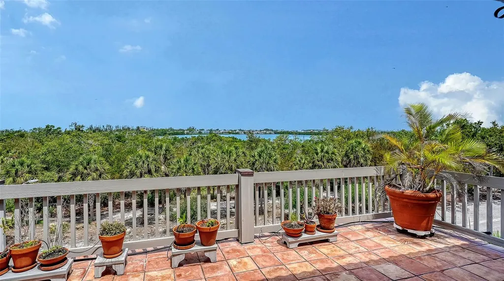 156 Emerson Drive Sarasota FL 34236
