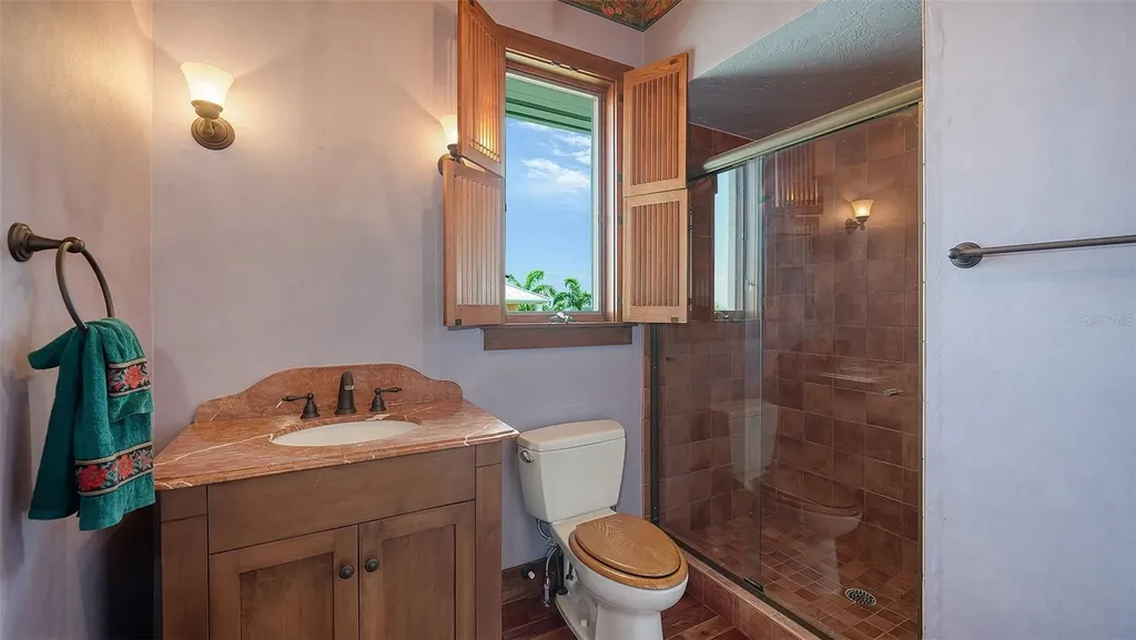 156 Emerson Drive Sarasota FL 34236