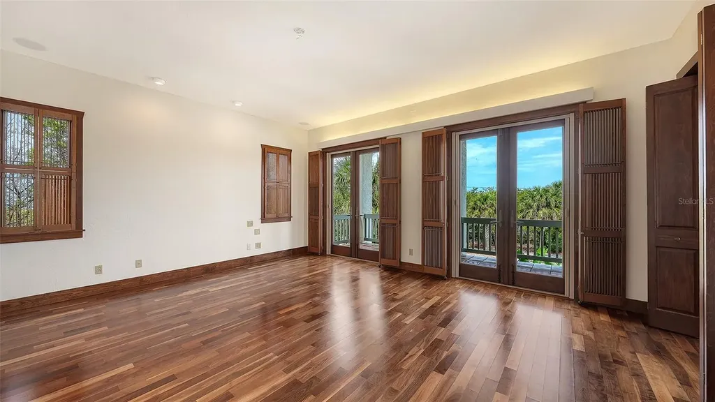 156 Emerson Drive Sarasota FL 34236