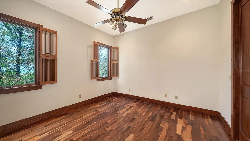 156 Emerson Drive Sarasota FL 34236