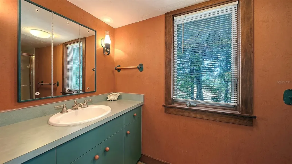 156 Emerson Drive Sarasota FL 34236
